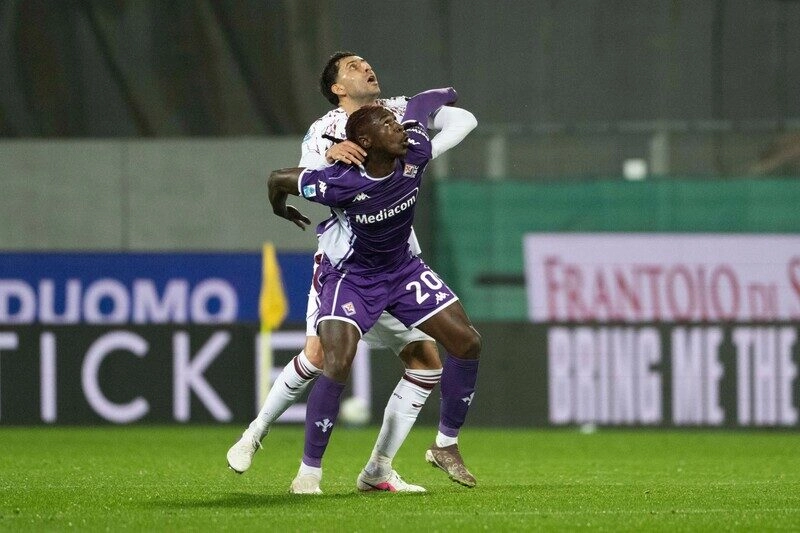 Fiorentina vs Torino - Quá khó cho The Viola